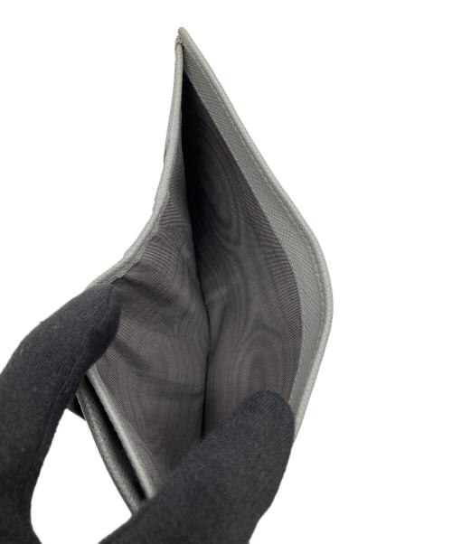 PRADA（プラダ）PRADA (プラダ) 2つ折り財布 グレーの古着・服飾アイテム