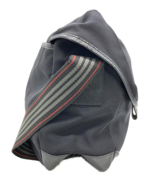 BURBERRY LONDON（バーバリーロンドン）BURBERRY LONDON (バーバリーロンドン) メッセンジャーバッグ ブラックの古着・服飾アイテム