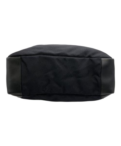 BURBERRY LONDON（バーバリーロンドン）BURBERRY LONDON (バーバリーロンドン) メッセンジャーバッグ ブラックの古着・服飾アイテム