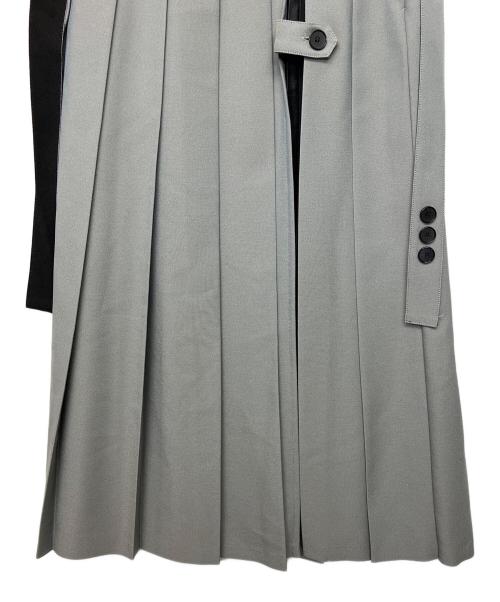 UNITED TOKYO（ユナイテッドトーキョー）UNITED TOKYO (ユナイテッドトーキョー) ビジーアートプリーツスカート グレー サイズ:２の古着・服飾アイテム