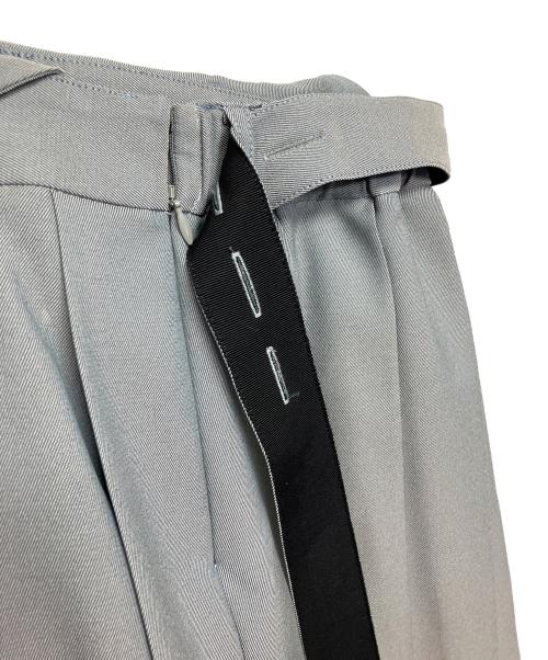 UNITED TOKYO（ユナイテッドトーキョー）UNITED TOKYO (ユナイテッドトーキョー) ビジーアートプリーツスカート グレー サイズ:２の古着・服飾アイテム