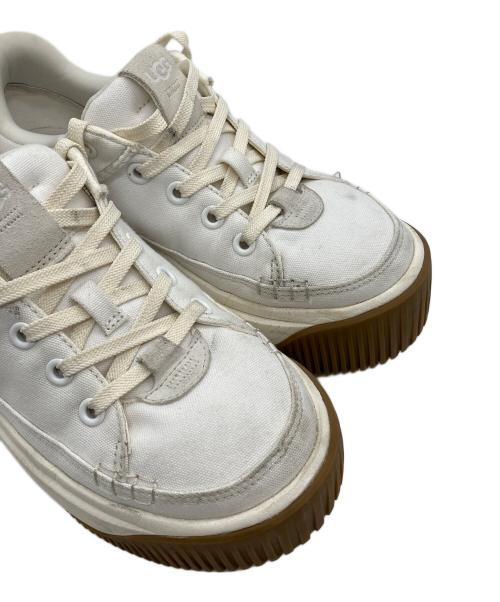 UGG（アグ）UGG (アグ) 厚底スニーカー ホワイト サイズ:24.5cmの古着・服飾アイテム