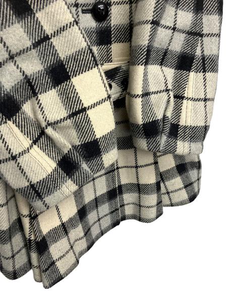 BURBERRY BLUE LABEL（バーバリーロンドンブルーレーベル）BURBERRY BLUE LABEL (バーバリーロンドンブルーレーベル) ウールコート ベージュ×ブラック サイズ:38の古着・服飾アイテム