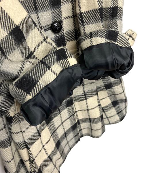 BURBERRY BLUE LABEL（バーバリーロンドンブルーレーベル）BURBERRY BLUE LABEL (バーバリーロンドンブルーレーベル) ウールコート ベージュ×ブラック サイズ:38の古着・服飾アイテム