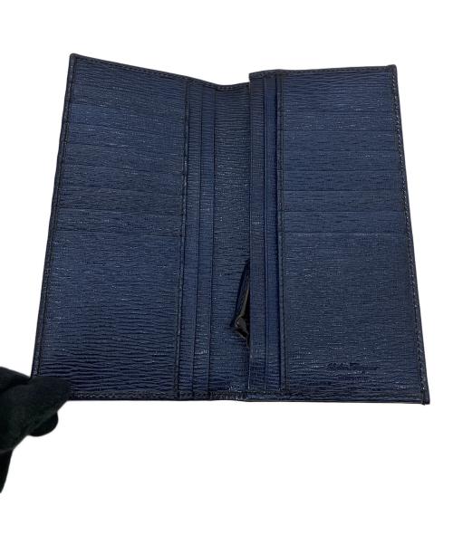 Salvatore Ferragamo（サルヴァトーレ フェラガモ）Salvatore Ferragamo (サルヴァトーレ フェラガモ) 長財布　ガンチーニ ネイビーの古着・服飾アイテム