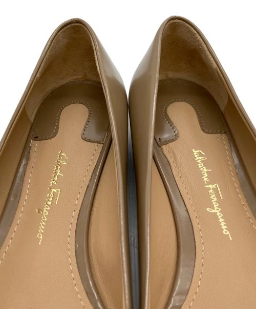 Salvatore Ferragamo（サルヴァトーレ フェラガモ）Salvatore Ferragamo (サルヴァトーレ フェラガモ) ポインテッドトゥパンプス ブラウン サイズ:5Dの古着・服飾アイテム