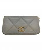 CHANELシャネル）の古着「長財布」｜ライトグレー