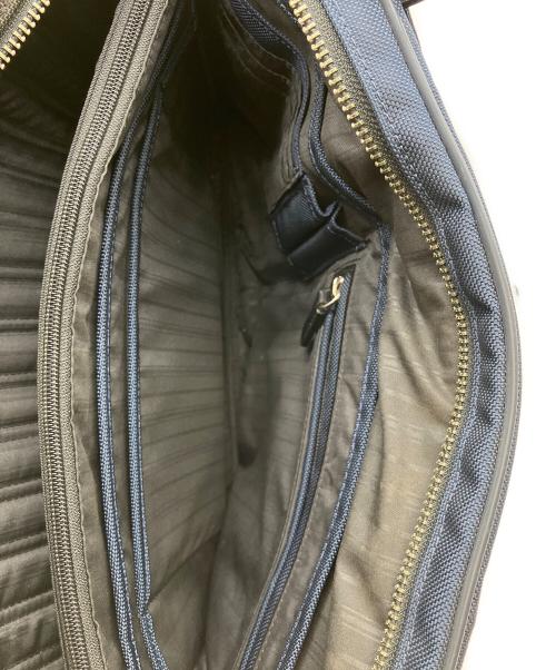 TUMI（トゥミ）TUMI (トゥミ) ビジネスバッグ ネイビーの古着・服飾アイテム