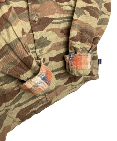 Patagonia（パタゴニア）Patagonia (パタゴニア) 長袖シャツ オリーブ サイズ:Sの古着・服飾アイテム