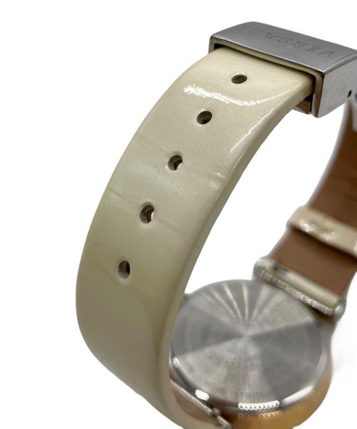 VERSACE（ヴェルサーチェ）VERSACE (ヴェルサーチェ) SWISS 腕時計 ミーアンダー ゴールドの古着・服飾アイテム