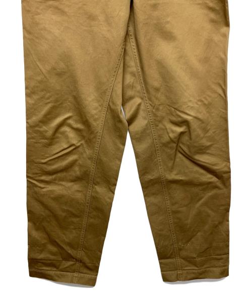 COMOLI（コモリ）COMOLI (コモリ) ベルテッドチノパンツ オリーブ サイズ:１の古着・服飾アイテム