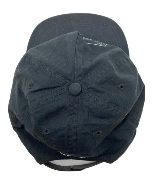 SUPREME（シュプリーム）SUPREME (シュプリーム) キャップ　KAWS Chalk Logo ブラックの古着・服飾アイテム