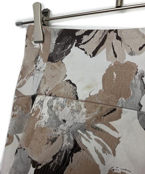 JUSGLITTY（ジャスグリッティー）JUSGLITTY (ジャスグリッティー) フレアスカート アイボリーの古着・服飾アイテム