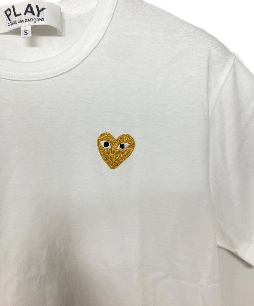 PLAY COMME des GARCONS（プレイコムデギャルソン）PLAY COMME des GARCONS (プレイコムデギャルソン) GOLD HEART T-SHIRT ホワイト サイズ:Sの古着・服飾アイテム