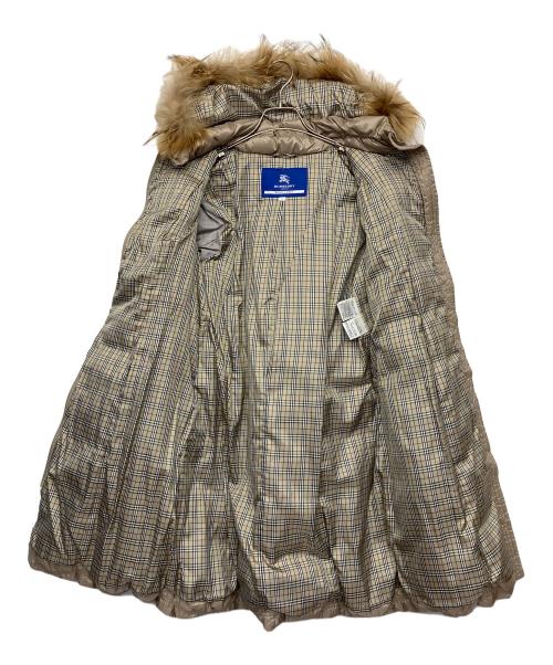 BURBERRY BLUE LABEL（バーバリーロンドンブルーレーベル）BURBERRY BLUE LABEL (バーバリーロンドンブルーレーベル) ダウンコート ベージュ サイズ:40の古着・服飾アイテム