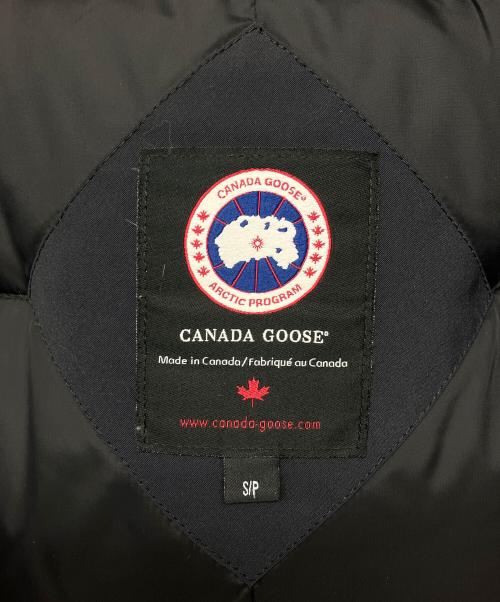CANADA GOOSE（カナダグース）CANADA GOOSE (カナダグース) ダウンジャケット ネイビー サイズ:Sの古着・服飾アイテム