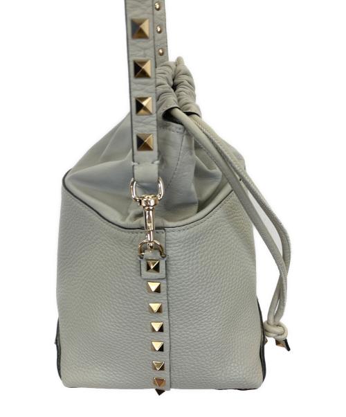 VALENTINO GARAVANI（ヴァレンティノ・ガラヴァーニ）VALENTINO GARAVANI (ヴァレンティノ・ガラヴァーニ) 巾着ショルダーバッグ ライトグレーの古着・服飾アイテム