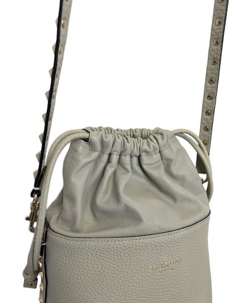 VALENTINO GARAVANI（ヴァレンティノ・ガラヴァーニ）VALENTINO GARAVANI (ヴァレンティノ・ガラヴァーニ) 巾着ショルダーバッグ ライトグレーの古着・服飾アイテム