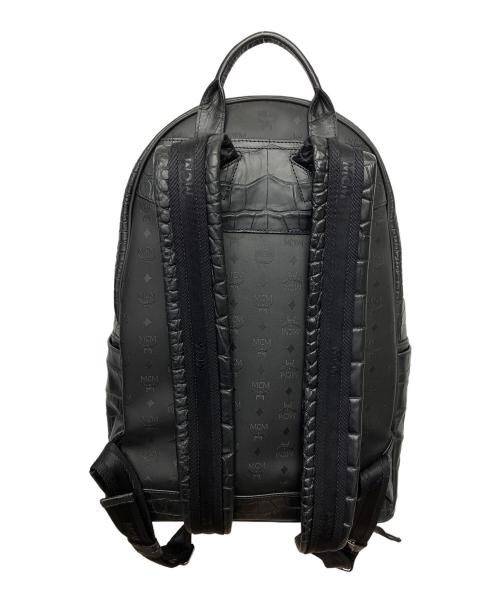 MCM（エムシーエム）MCM (エムシーエム) リュック　クロコ型 ブラックの古着・服飾アイテム
