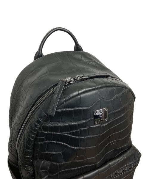 MCM（エムシーエム）MCM (エムシーエム) リュック　クロコ型 ブラックの古着・服飾アイテム