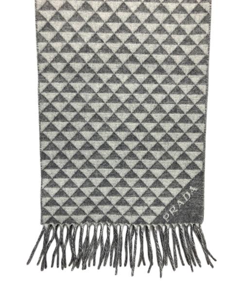 PRADA（プラダ）PRADA (プラダ) マフラー グレーの古着・服飾アイテム