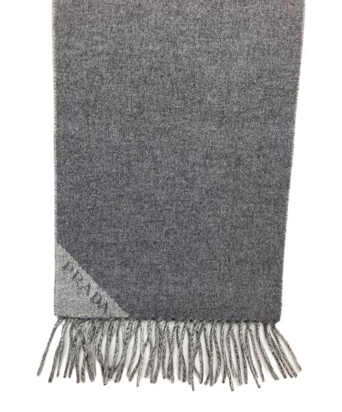 PRADA（プラダ）PRADA (プラダ) マフラー グレーの古着・服飾アイテム