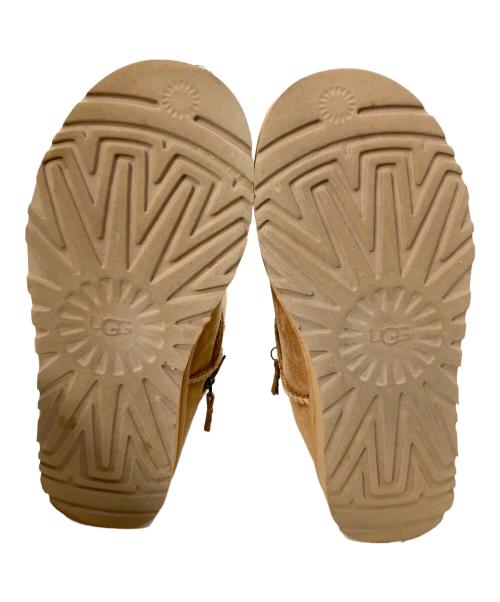 UGG（アグ）UGG (アグ) サイドジップブーツ ベージュ サイズ: 23cmの古着・服飾アイテム