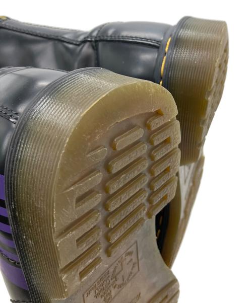 Dr.Martens（ドクターマーチン）Dr.Martens (ドクターマーチン) Needles (ニードルズ) 8ホールブーツ ブラック×パープル サイズ:UK8の古着・服飾アイテム