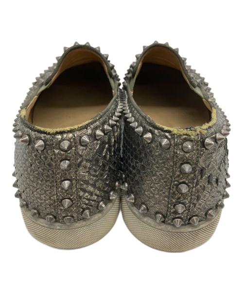 Christian Louboutin（クリスチャン・ルブタン）Christian Louboutin (クリスチャン・ルブタン) スリッポン グレー サイズ:不明の古着・服飾アイテム