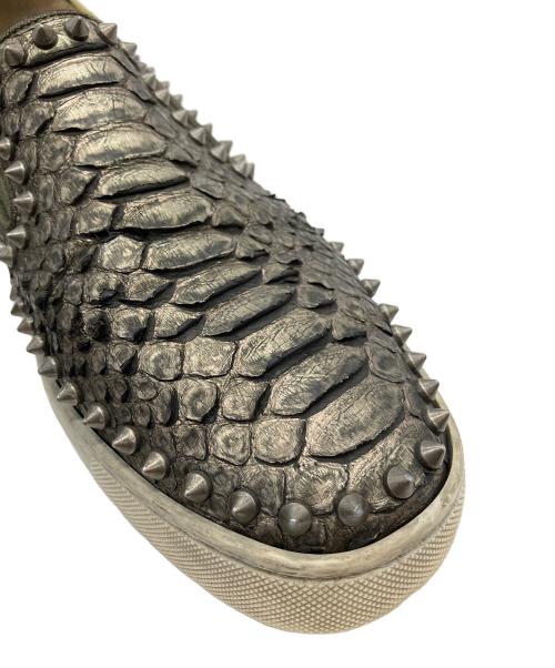 Christian Louboutin（クリスチャン・ルブタン）Christian Louboutin (クリスチャン・ルブタン) スリッポン グレー サイズ:不明の古着・服飾アイテム