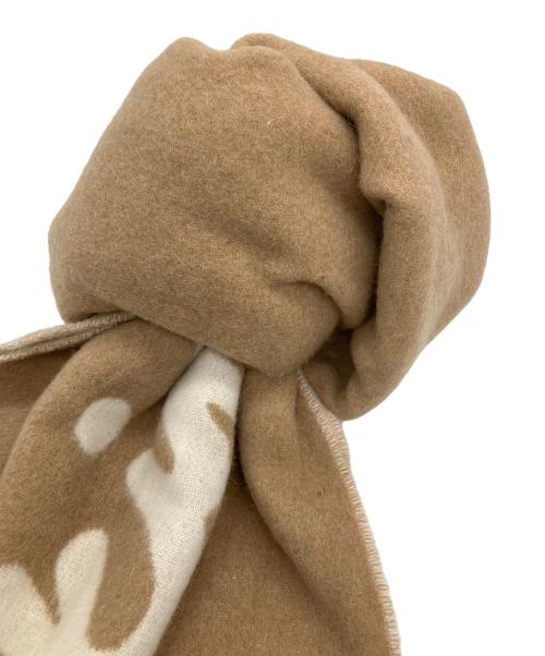 maison kitsune（メゾンキツネ）MAISON KITSUNE (メゾンキツネ) ハンドライティング スカーフ ベージュの古着・服飾アイテム