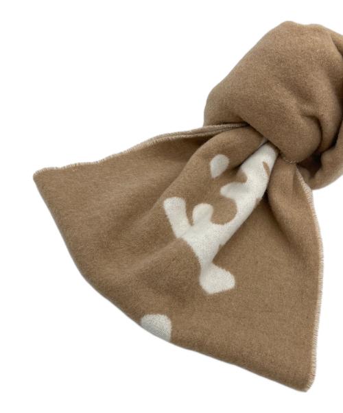 maison kitsune（メゾンキツネ）MAISON KITSUNE (メゾンキツネ) ハンドライティング スカーフ ベージュの古着・服飾アイテム