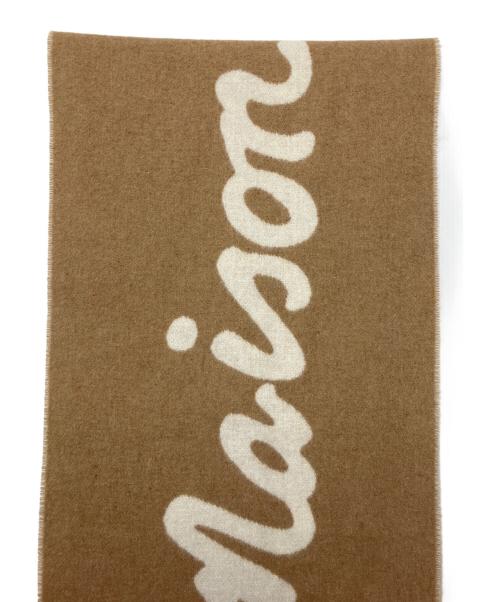 maison kitsune（メゾンキツネ）MAISON KITSUNE (メゾンキツネ) ハンドライティング スカーフ ベージュの古着・服飾アイテム