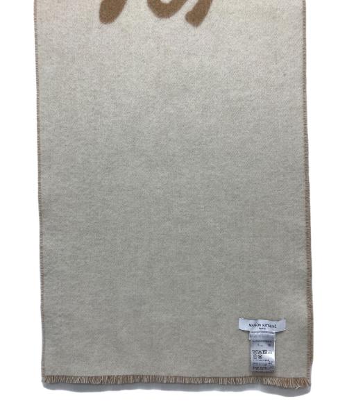 maison kitsune（メゾンキツネ）MAISON KITSUNE (メゾンキツネ) ハンドライティング スカーフ ベージュの古着・服飾アイテム