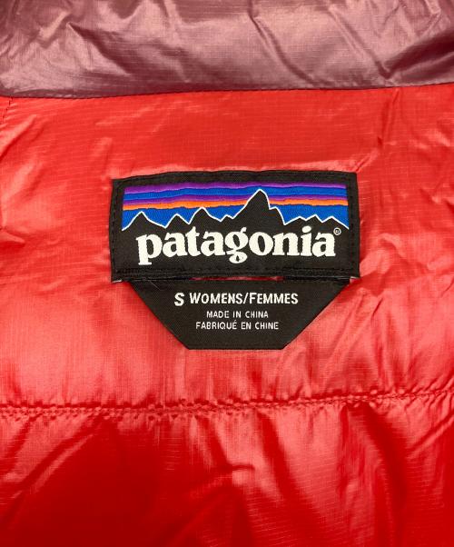 Patagonia（パタゴニア）Patagonia (パタゴニア) ダウンジャケット レッド×オレンジ サイズ:Sの古着・服飾アイテム