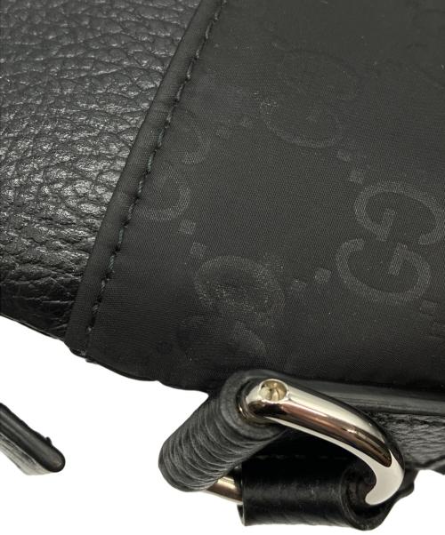 GUCCI（グッチ）GUCCI (グッチ) ナイロンショルダーバッグ ブラックの古着・服飾アイテム