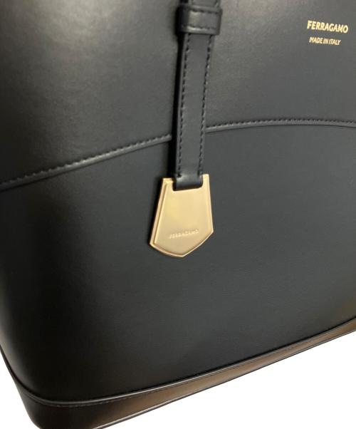 Ferragamo（フェラガモ）Ferragamo (フェラガモ) トートバッグ ブラックの古着・服飾アイテム