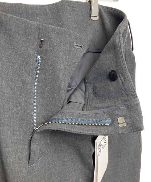 ANOTHER OFFICE（アナザーオフィス）ANOTHER OFFICE (アナザーオフィス) Flow wide Turn-up Pants グレー サイズ:３ 未使用品の古着・服飾アイテム