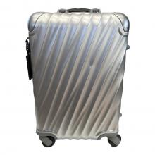 TUMI（トゥミ）の古着「キャリーバッグ シルバー 19 DEGREE ALUMINUM」｜19 DEGREE ALUMINUM
