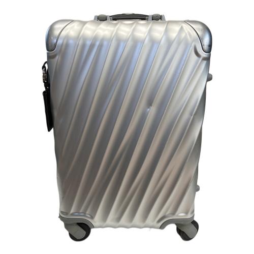 TUMI（トゥミ）TUMI (トゥミ) キャリーバッグ シルバー 19 DEGREE ALUMINUM 19 DEGREE ALUMINUMの古着・服飾アイテム