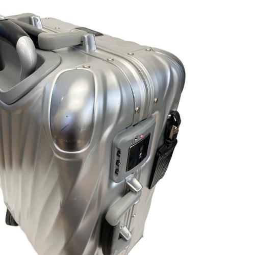 TUMI（トゥミ）TUMI (トゥミ) キャリーバッグ シルバー 19 DEGREE ALUMINUM 19 DEGREE ALUMINUMの古着・服飾アイテム