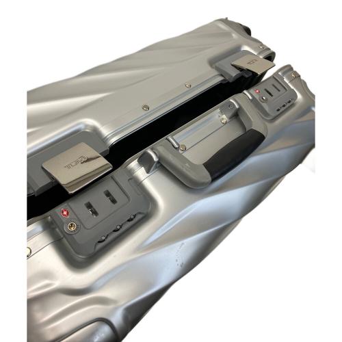 TUMI（トゥミ）TUMI (トゥミ) キャリーバッグ シルバー 19 DEGREE ALUMINUM 19 DEGREE ALUMINUMの古着・服飾アイテム
