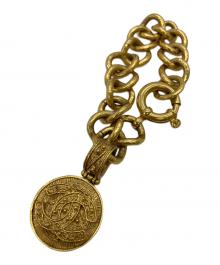 CHANEL（シャネル）の古着「ココマークコインチャームブレスレット」｜ゴールドカラー