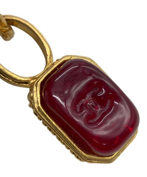 CHANEL（シャネル）CHANEL (シャネル) カラーストーンイヤリング レッド×ゴールドカラーの古着・服飾アイテム