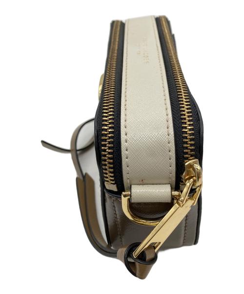 MARC JACOBS（マークジェイコブス）MARC JACOBS (マークジェイコブス) ザスナップショット ベージュの古着・服飾アイテム