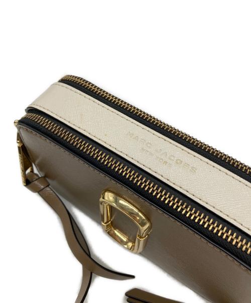 MARC JACOBS（マークジェイコブス）MARC JACOBS (マークジェイコブス) ザスナップショット ベージュの古着・服飾アイテム