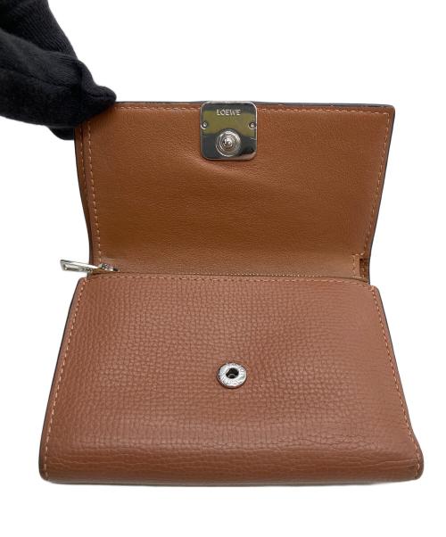 LOEWE（ロエベ）LOEWE (ロエベ) トライフォールドウォレット ペブルグレイン 2つ折り財布 ブラウンの古着・服飾アイテム