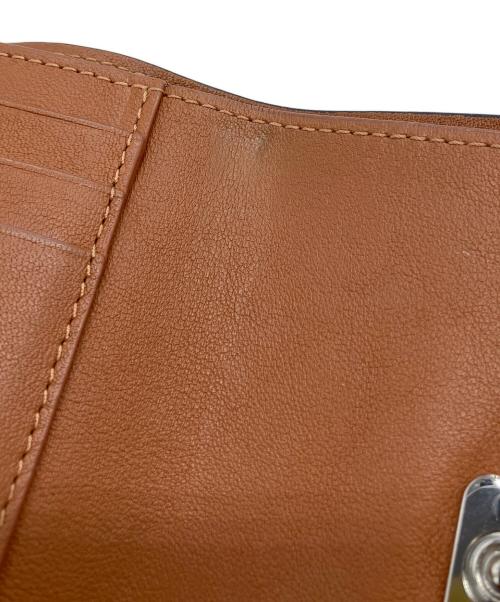 LOEWE（ロエベ）LOEWE (ロエベ) トライフォールドウォレット ペブルグレイン 2つ折り財布 ブラウンの古着・服飾アイテム