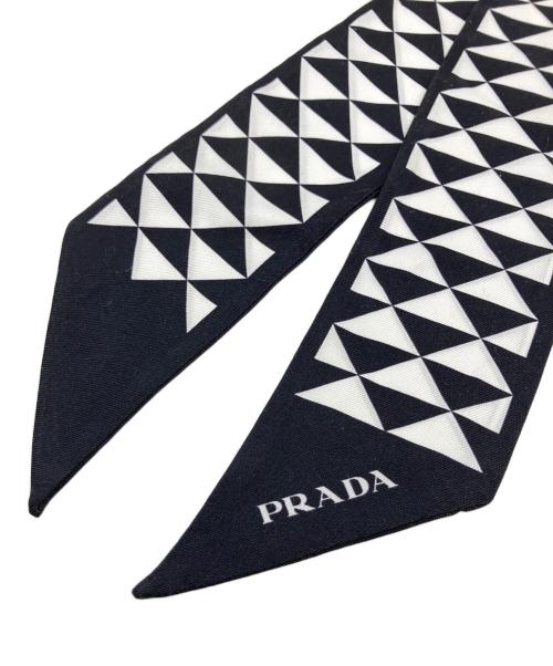 PRADA（プラダ）PRADA (プラダ) プリントシルクツイルスカーフ ブラック×ホワイトの古着・服飾アイテム
