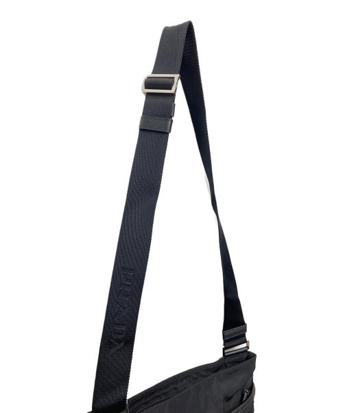 PRADA（プラダ）PRADA (プラダ) ナイロンショルダーバッグ ブラックの古着・服飾アイテム